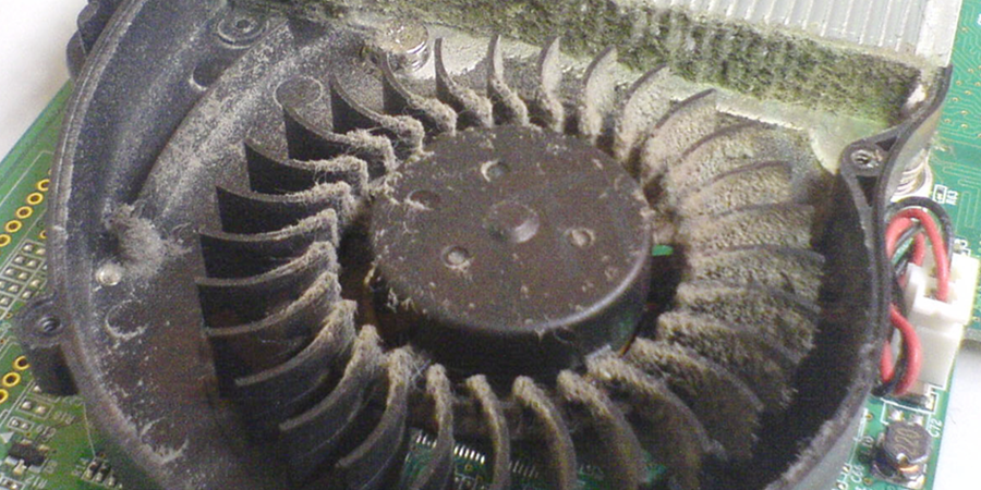 Ensure that the hardware is free from dust if the GPU fan is covered with dust, clean it up with a small brush.